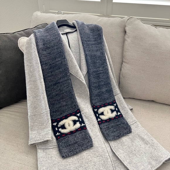 Auth BN Chanel CC Logo Blue Wool Knit Scarf/ Muffler - Picture 2 of 9